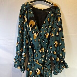 Tahari Womens Size 24W Green Dress Animal Print V Neck With Belt Long Sleeve‎